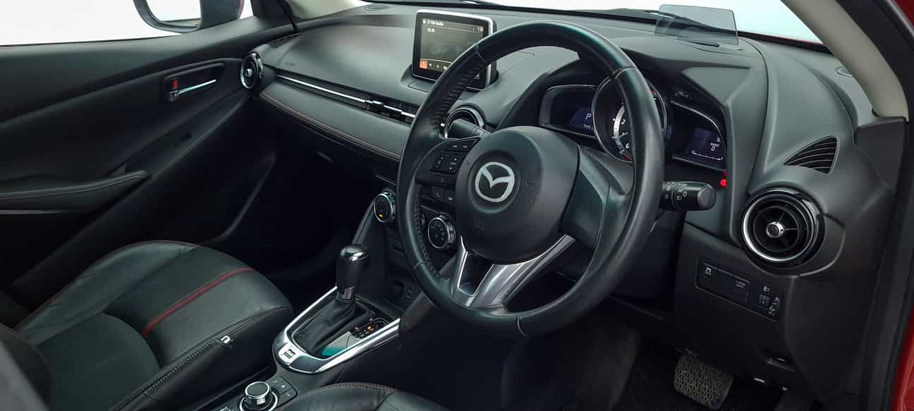 terpakai 2015 Mazda 2 SEDAN SKYACTIV-G 1.5