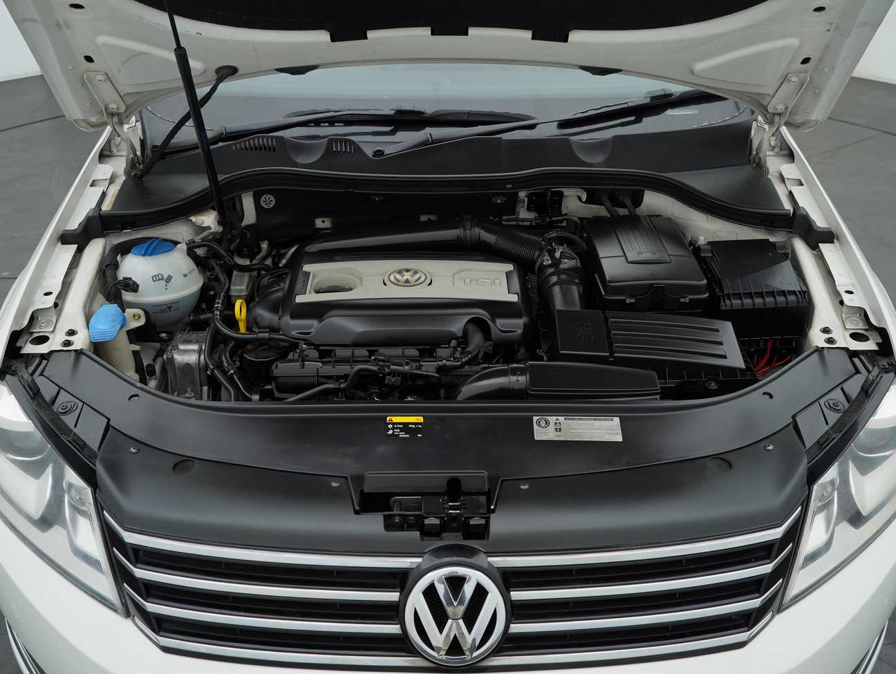 terpakai 2014 Volkswagen Passat TSI 1.8