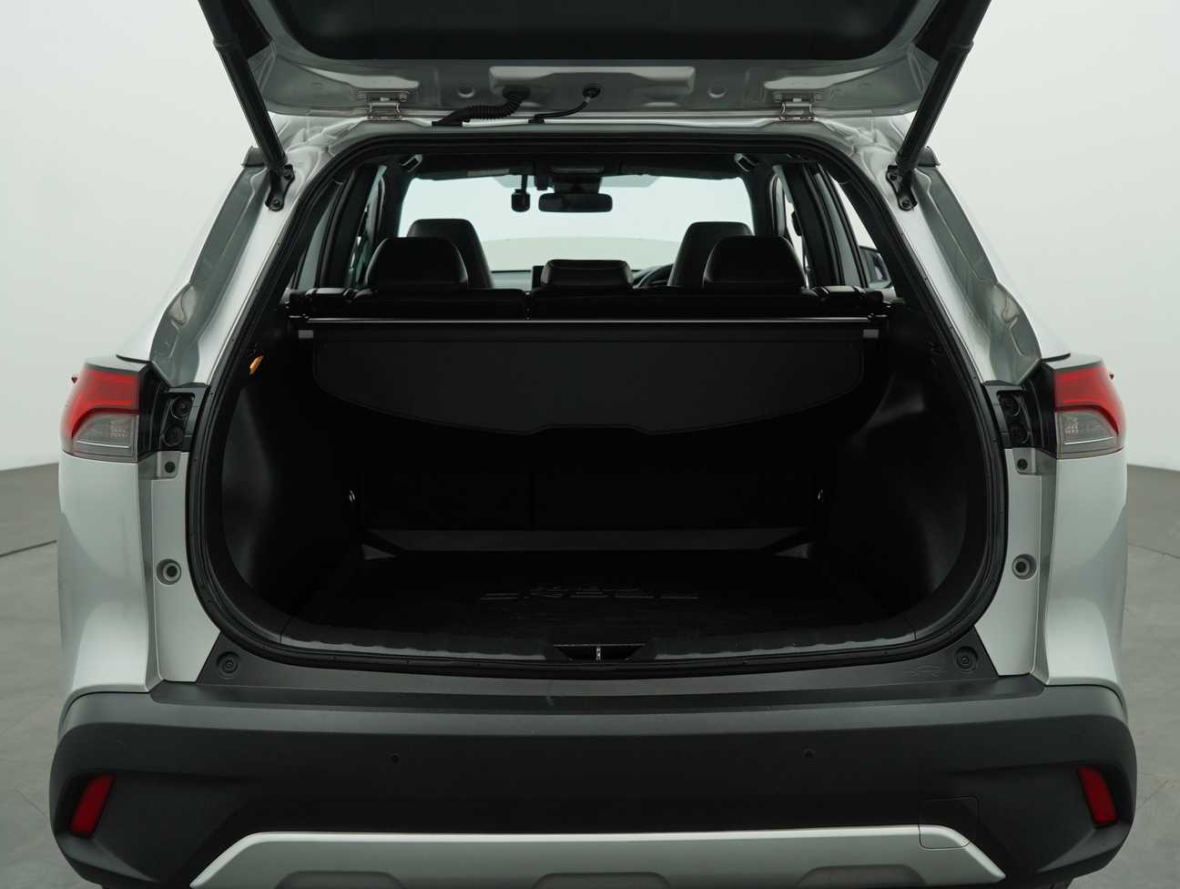 terpakai 2022 Toyota Corolla Cross V 1.8
