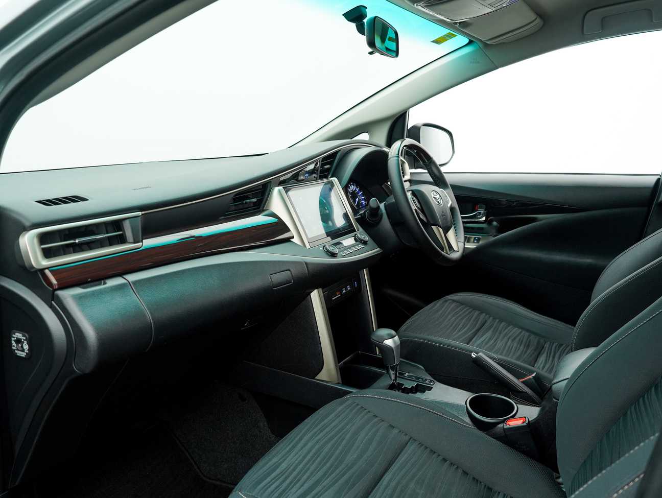 terpakai 2020 Toyota Innova G 2.0
