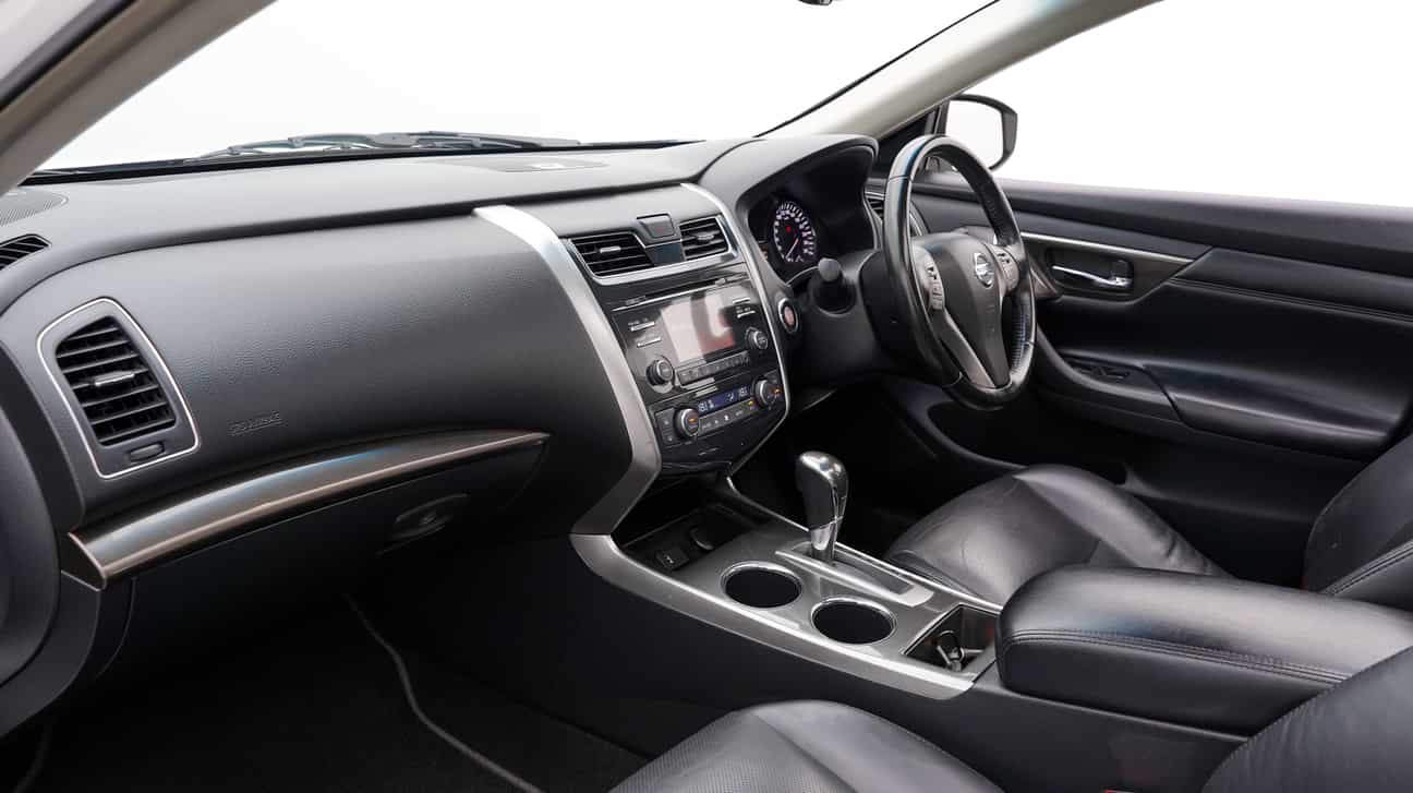 terpakai 2014 Nissan TEANA XV 2.5