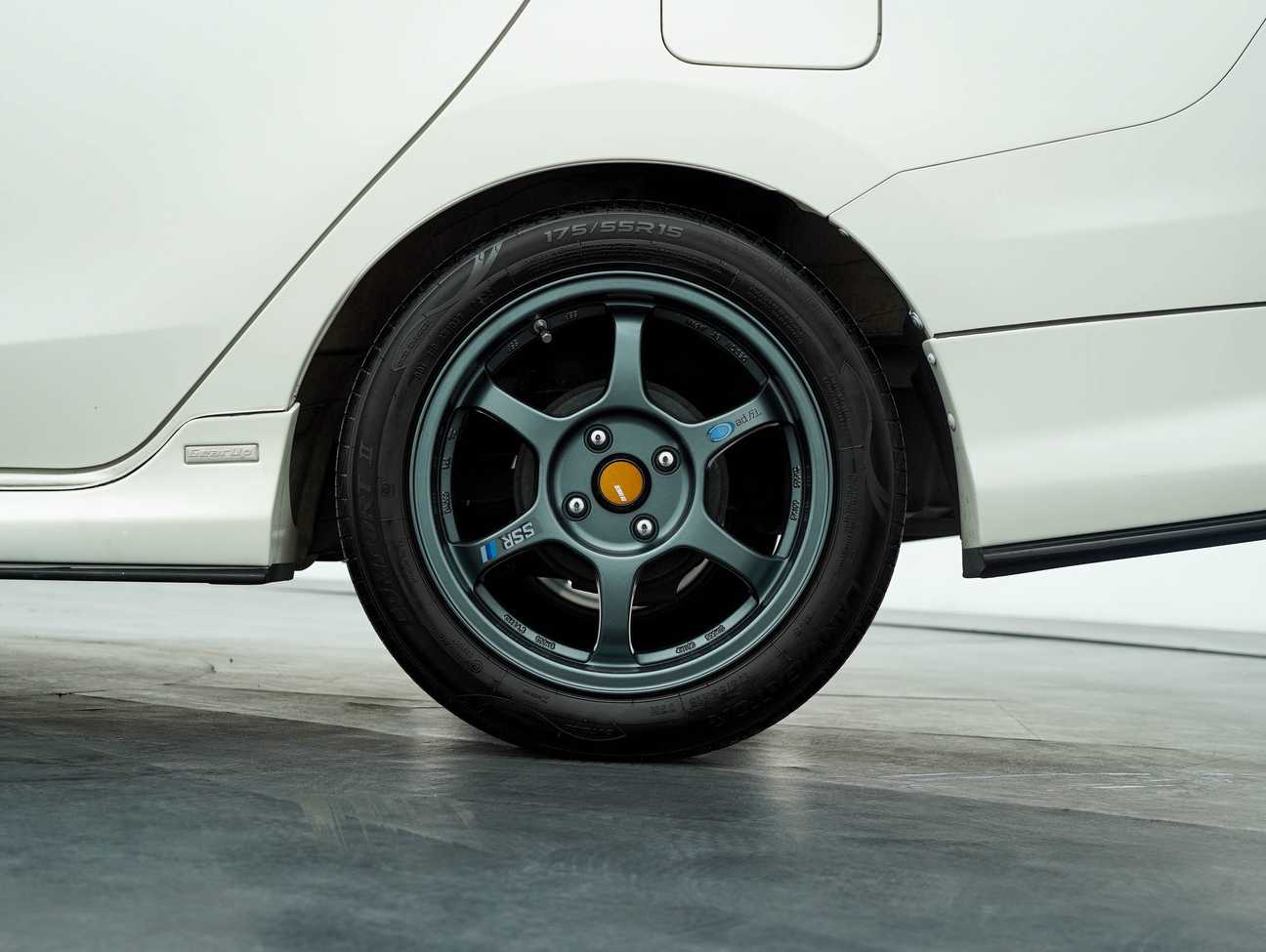 terpakai 2016 Perodua Bezza Advance 1.3