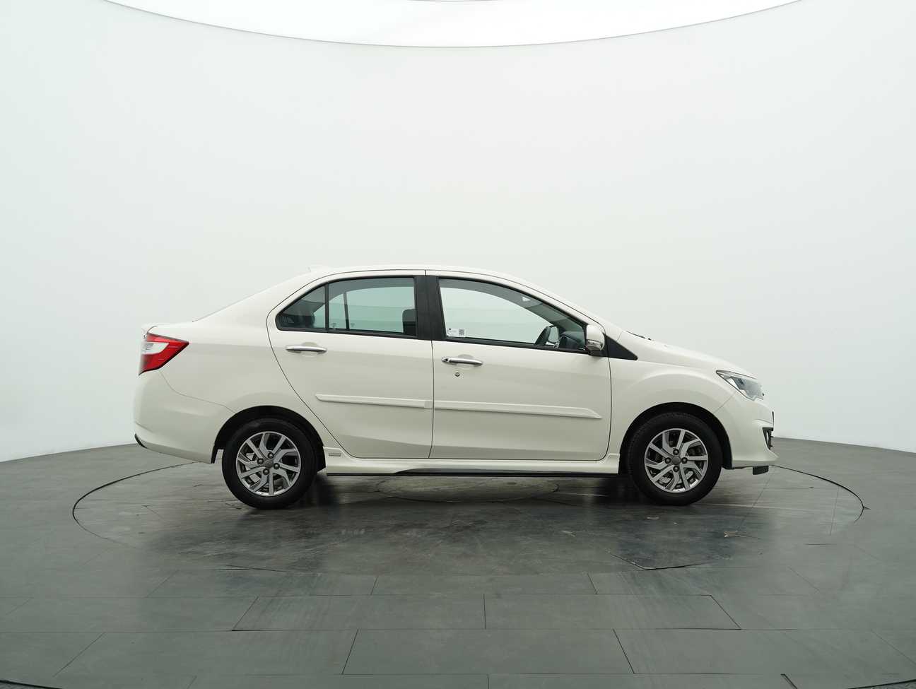 terpakai 2016 Perodua Bezza Advance 1.3