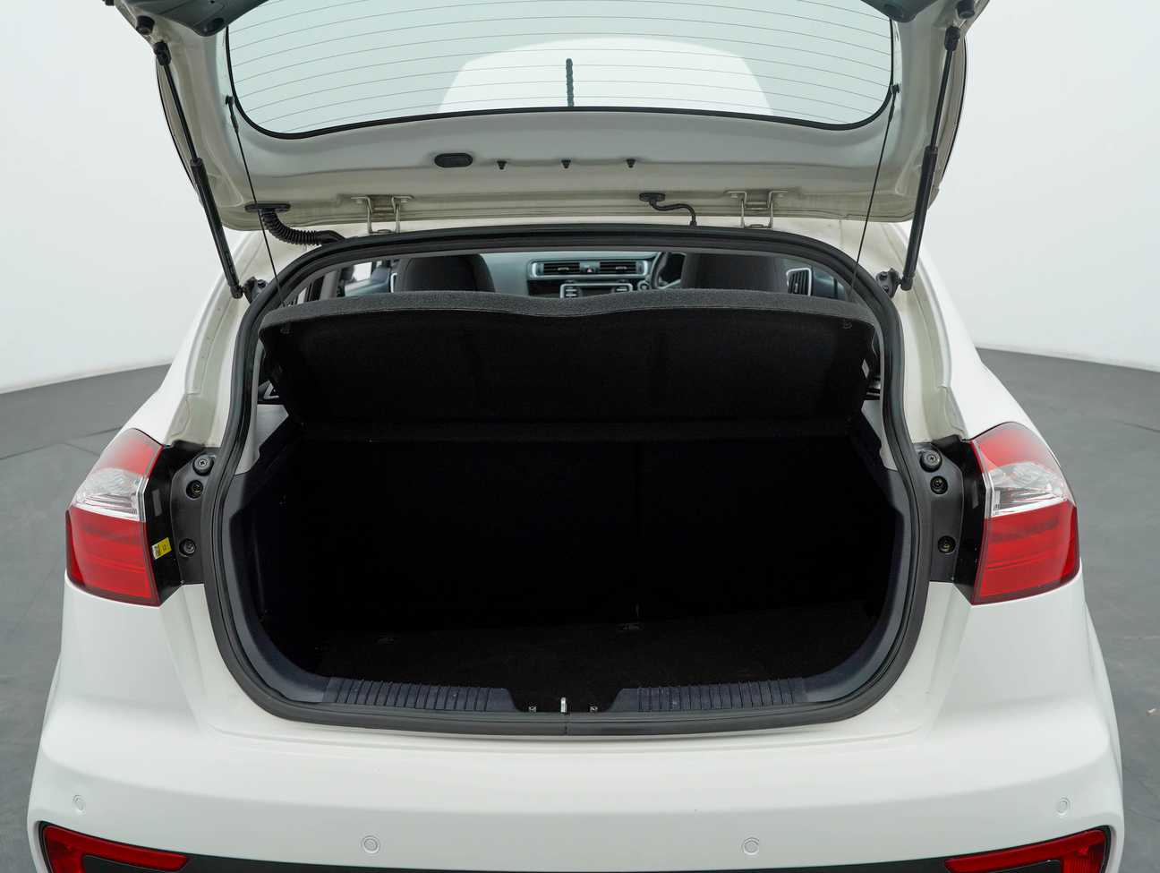 terpakai 2015 Kia Rio SX 1.4