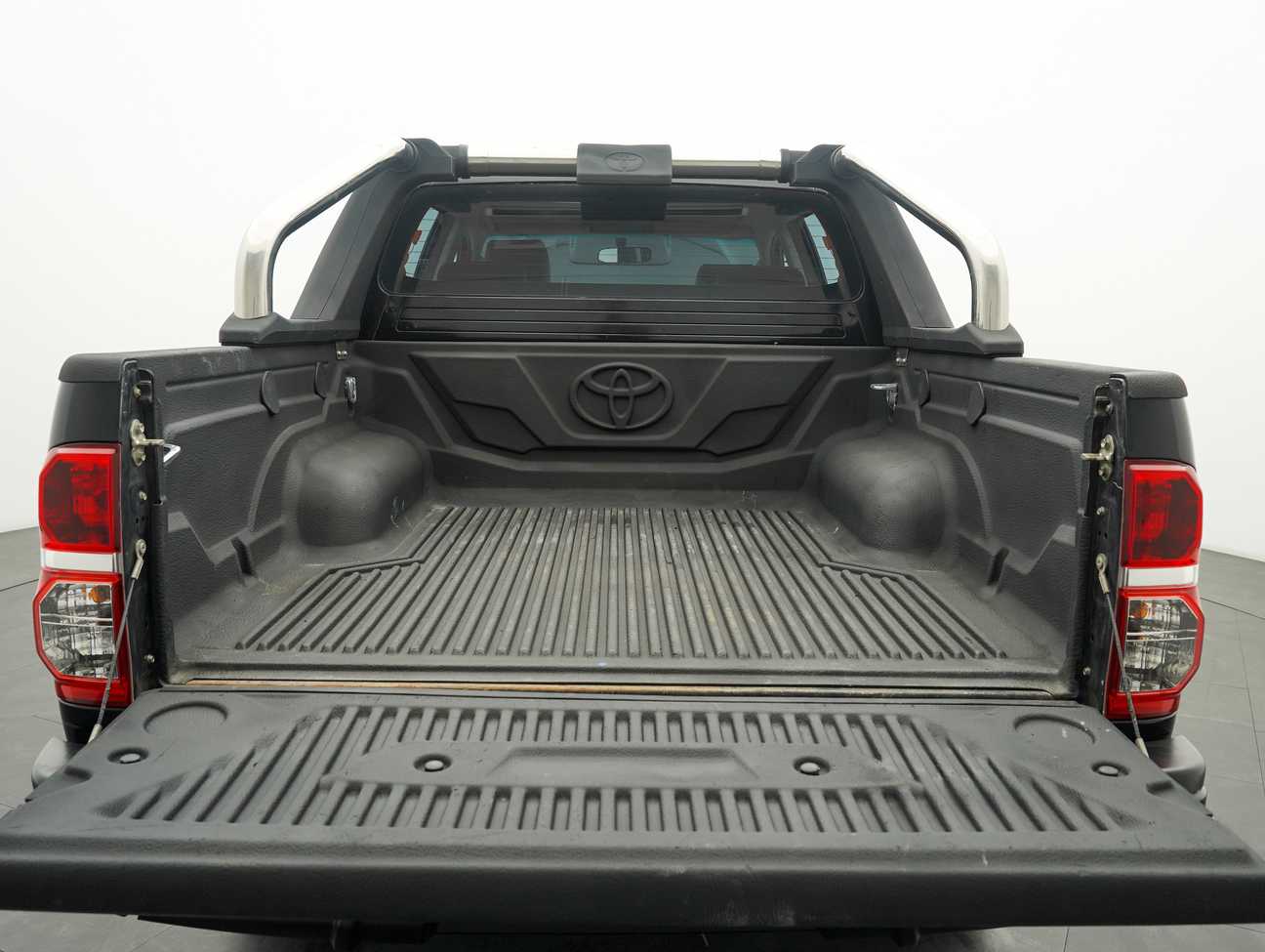 used 2016 Toyota Hilux G TRD Sportivo VNT Dual Cab 2.5