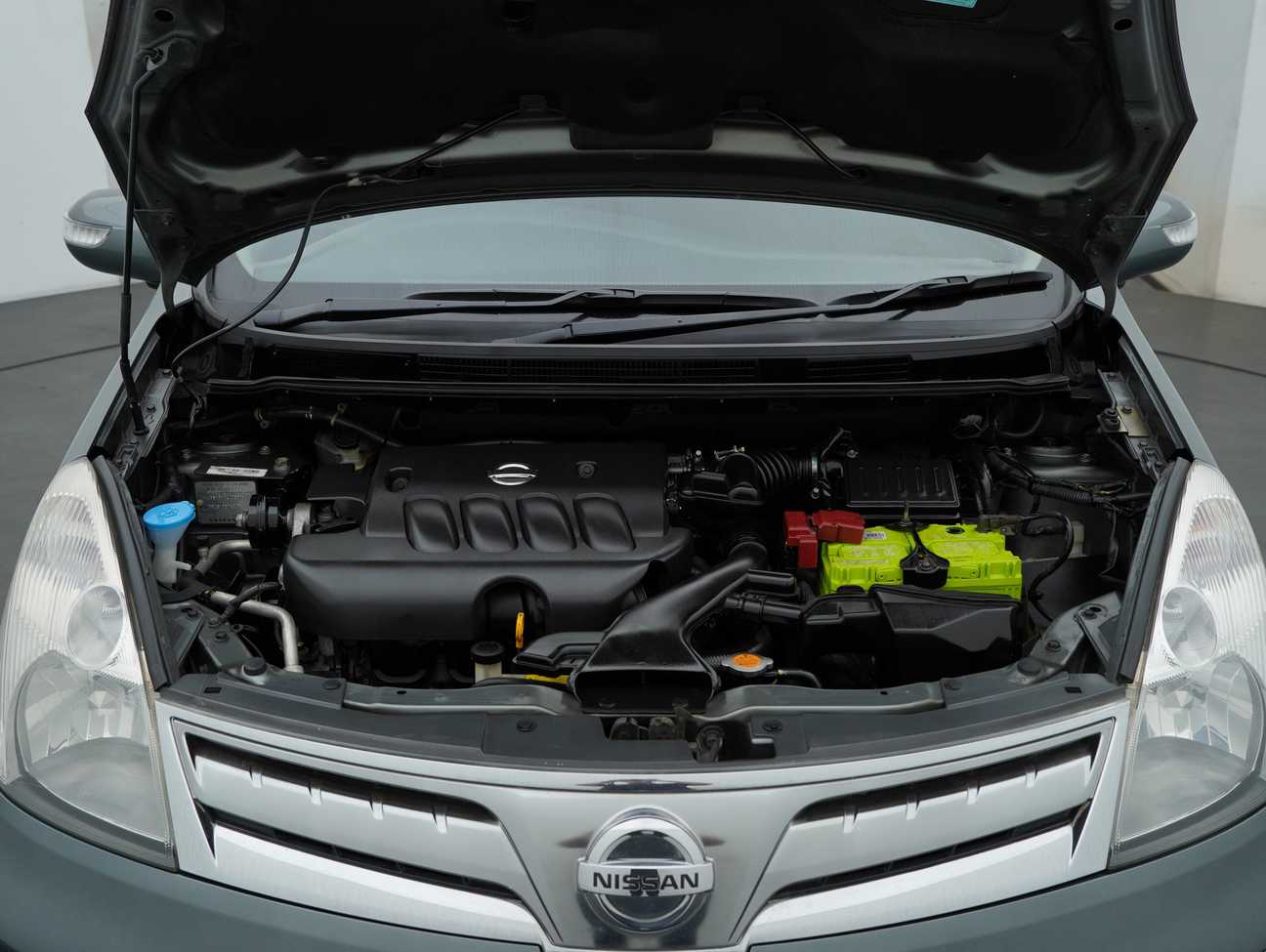 used 2013 Nissan Grand Livina CVTC Comfort 1.8