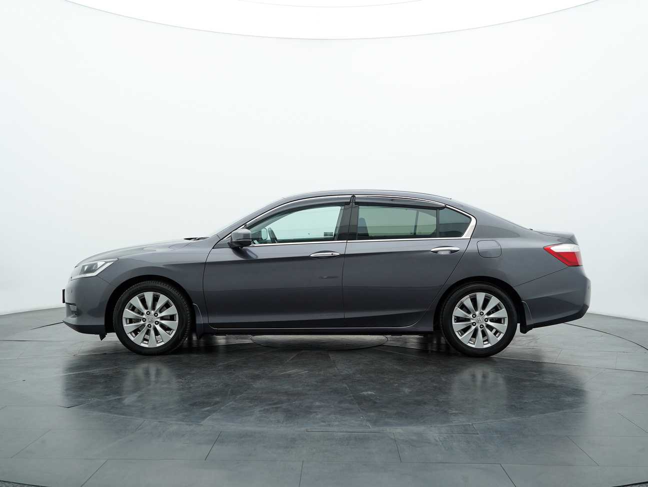 terpakai 2016 Honda Accord i-VTEC VTi-L 2.0