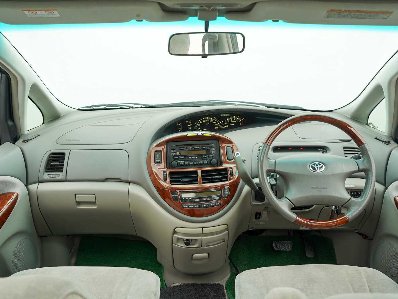 terpakai 2001 Toyota Estima G 2.4