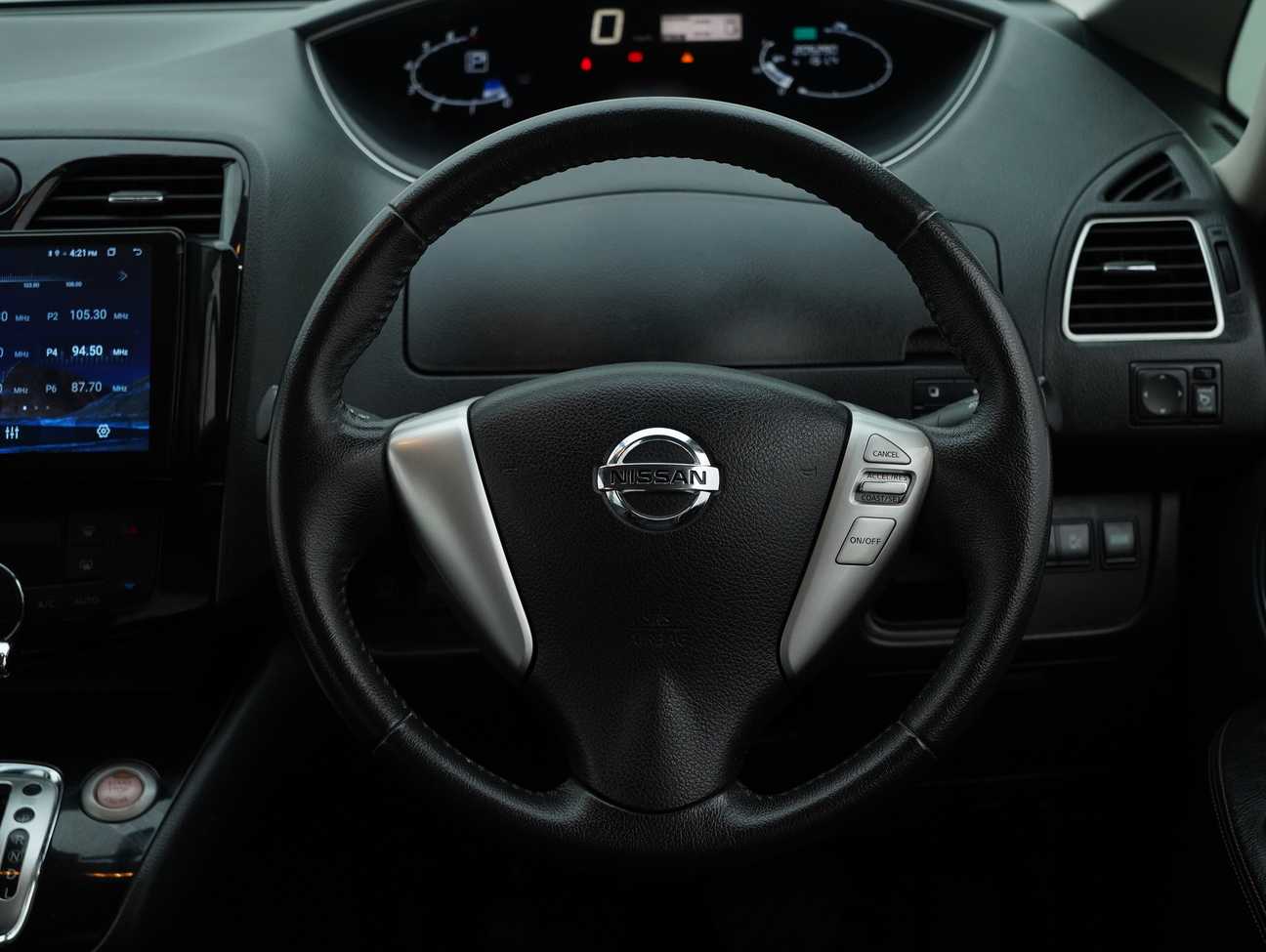 used 2014 Nissan Serena S-Hybrid High-Way Star 2.0