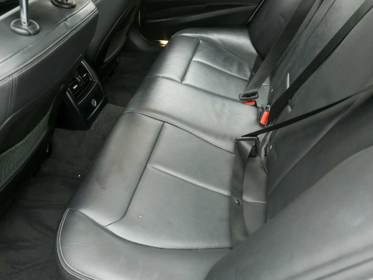 used 2016 BMW 320i Sport Line 2.0