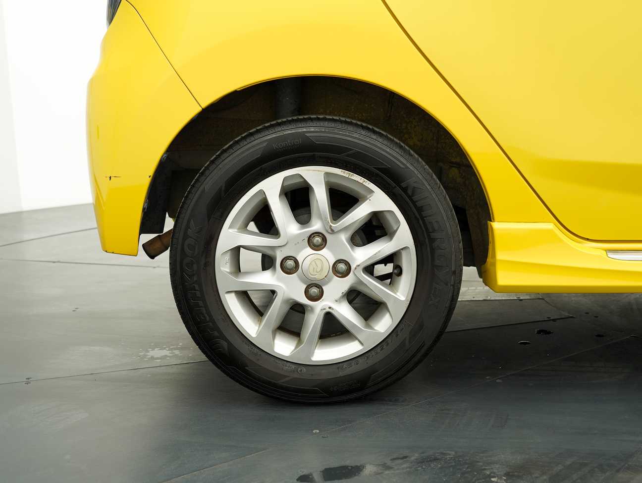 terpakai 2015 Perodua AXIA SE 1.0