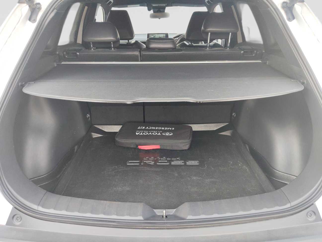 used 2022 Toyota Corolla Cross V 1.8