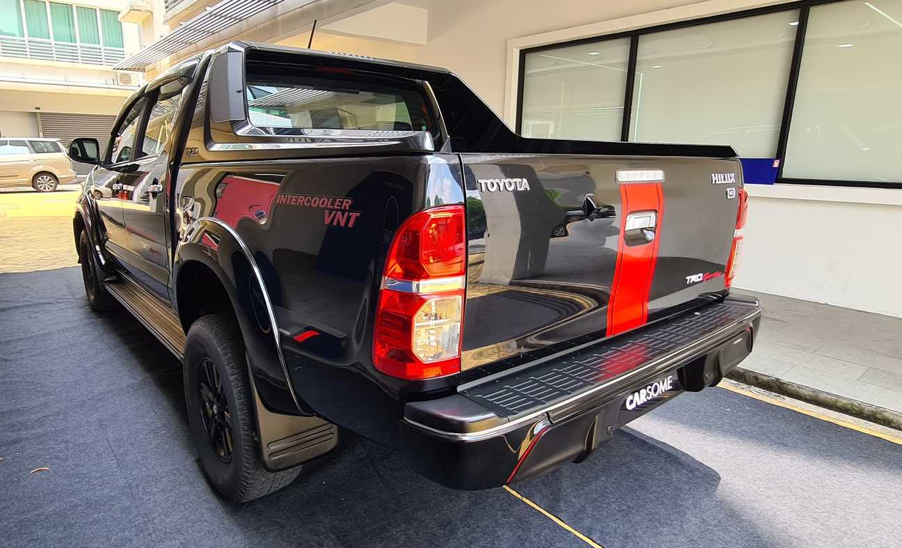 terpakai 2015 Toyota HILUX DOUBLE CAB TRD 2.5