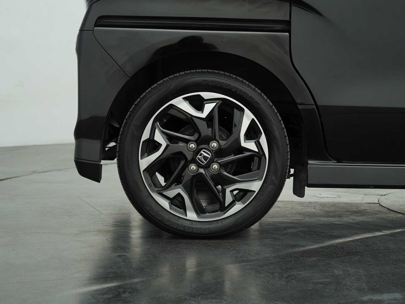 terpakai 2020 Honda N-Box Custom G L 0.7