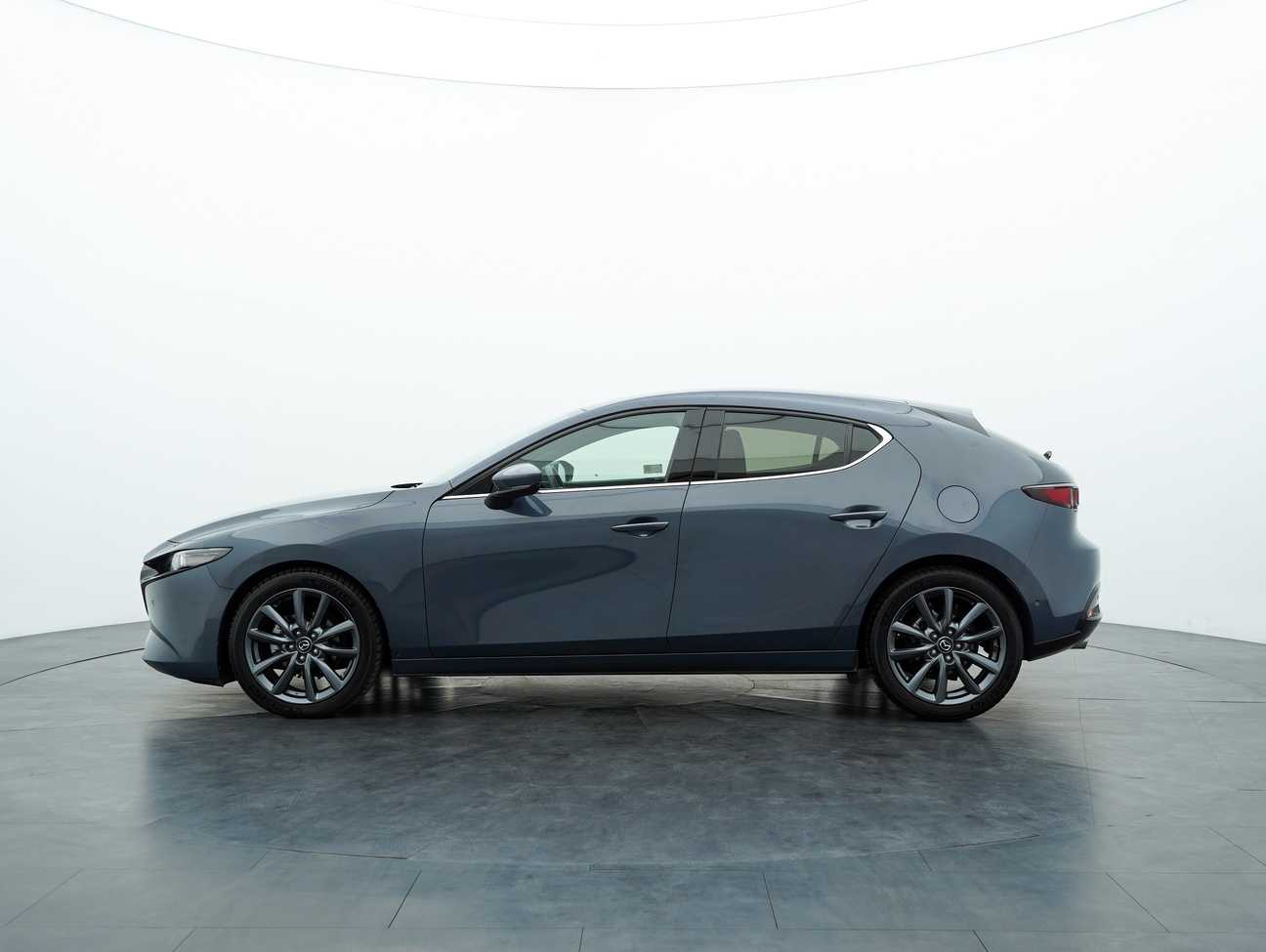 terpakai 2021 Mazda 3 SKYACTIV-G High Plus 2.0