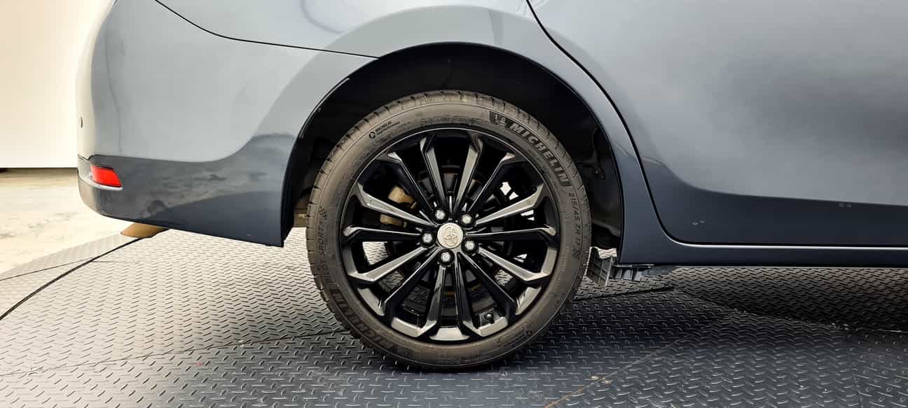 used 2014 Toyota COROLLA ALTIS V 2.0