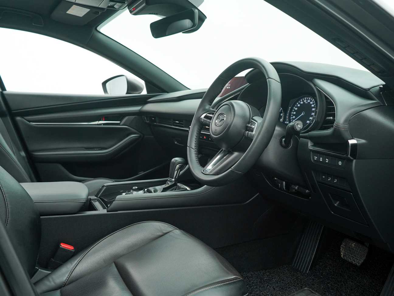 terpakai 2021 Mazda 3 SKYACTIV-G High Plus 2.0