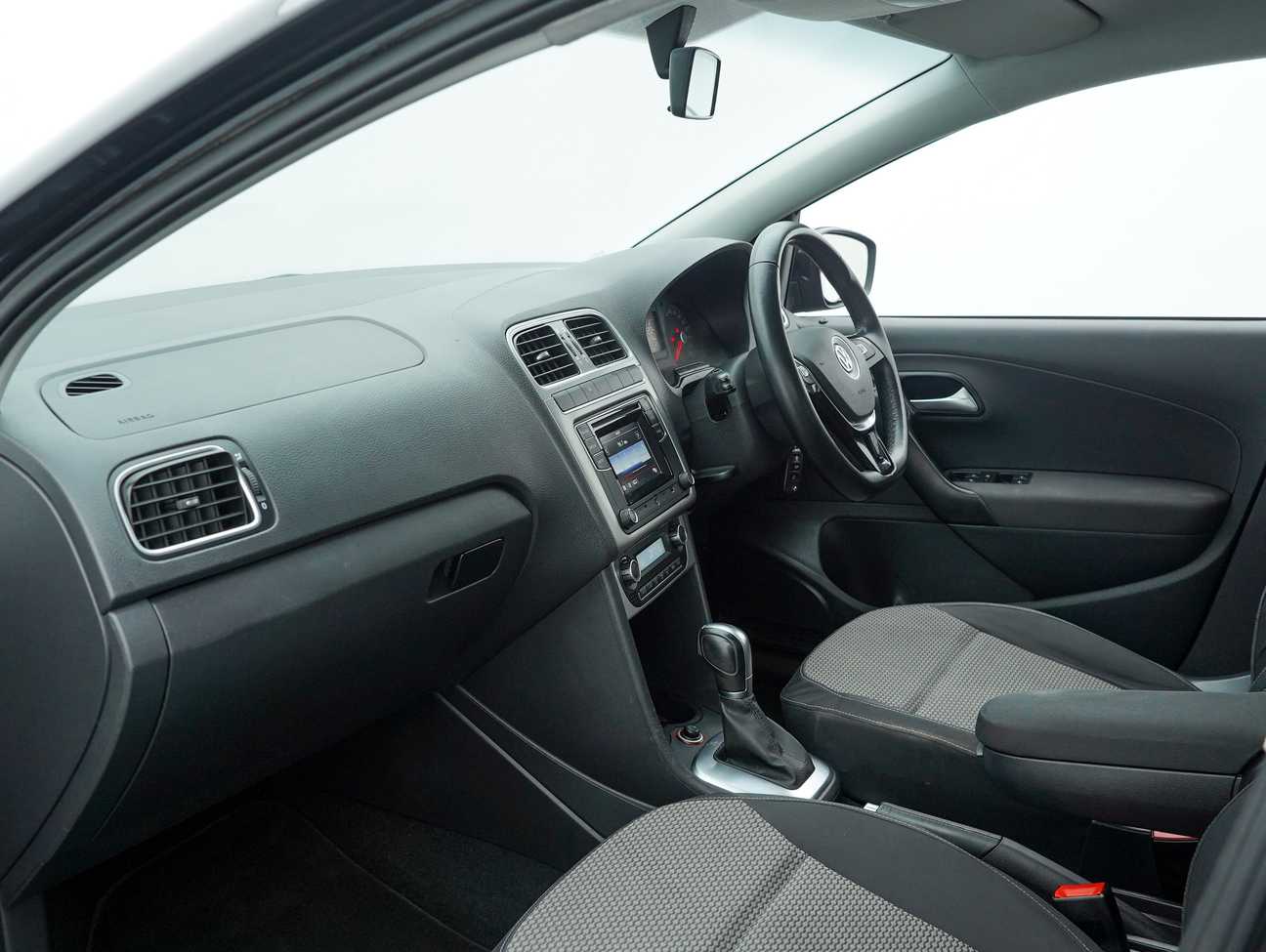 terpakai 2017 Volkswagen Polo  1.6