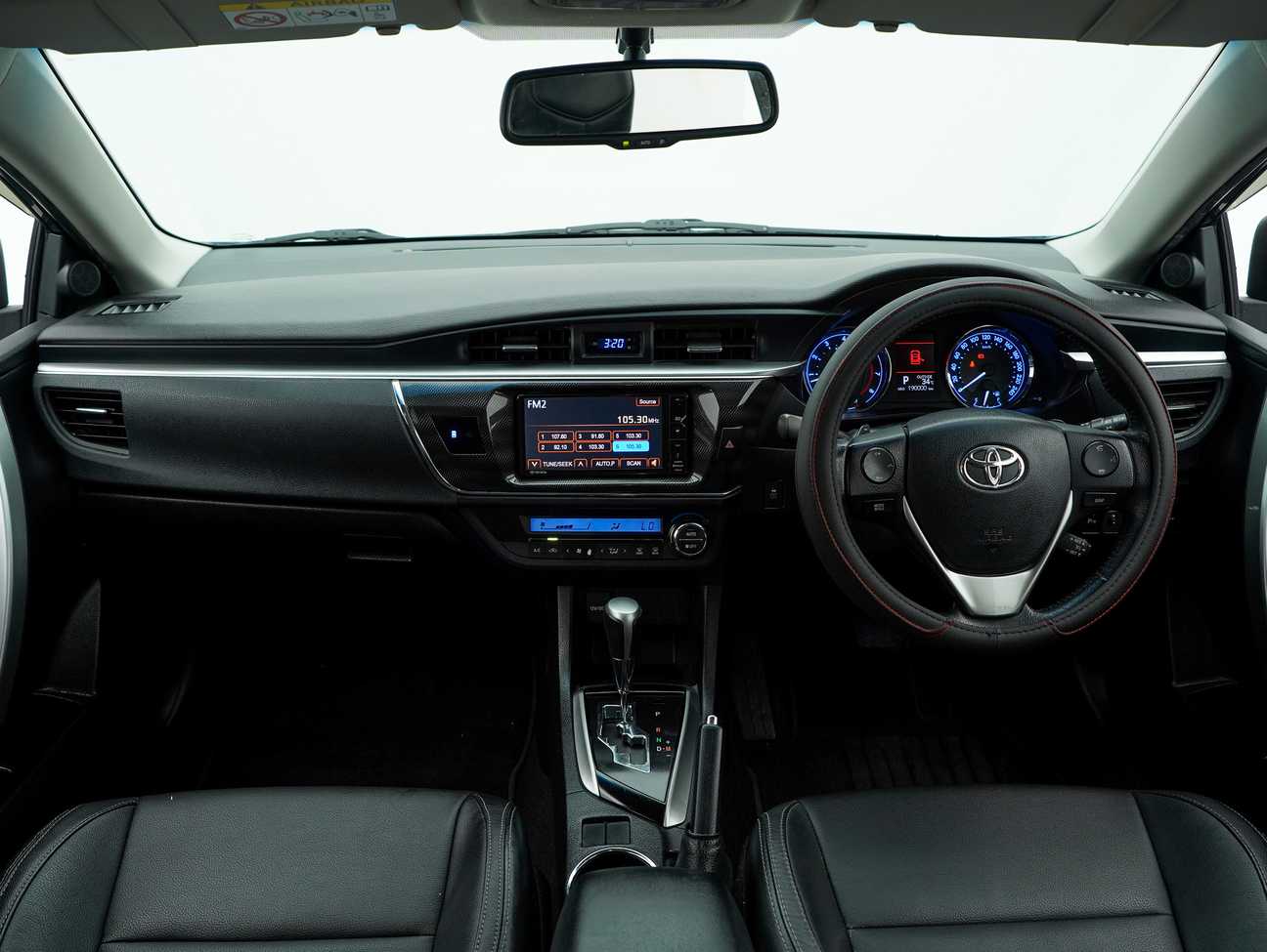 used 2014 Toyota Corolla Altis V 2.0