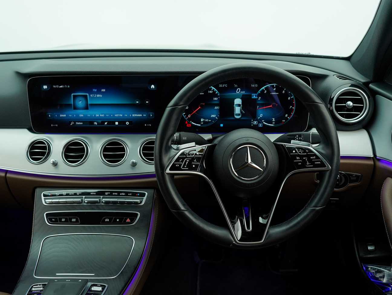 used 2022 Mercedes-Benz E200 Avantgarde 2.0