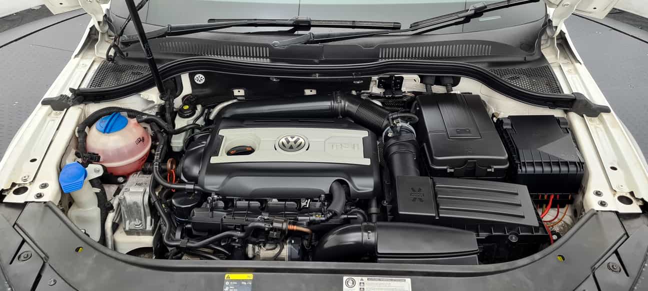 terpakai 2013 Volkswagen CC TSI COMFORT 1.8