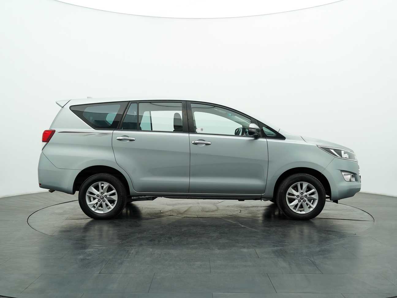 terpakai 2020 Toyota Innova G 2.0