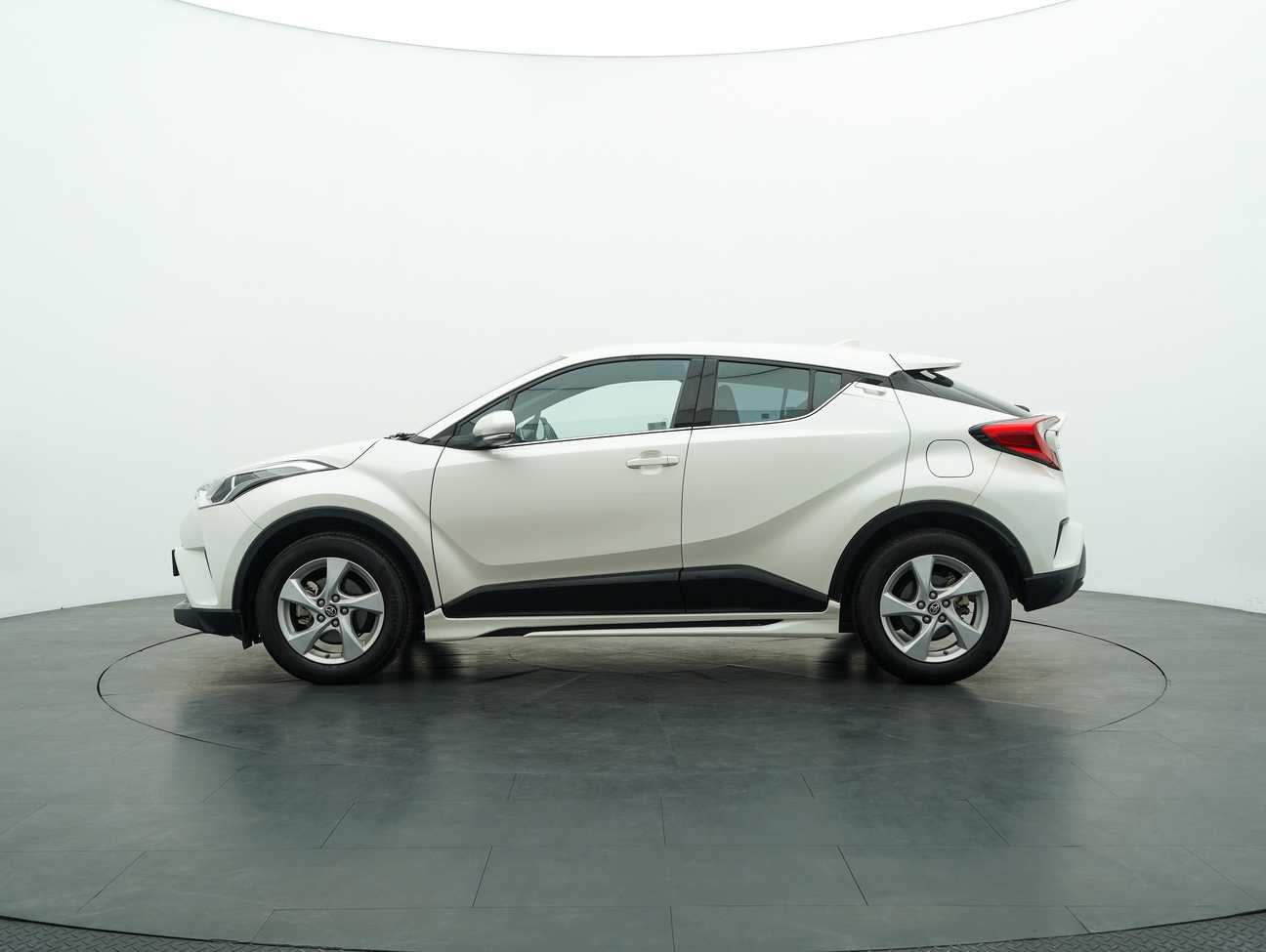 used 2018 Toyota C-HR  1.8