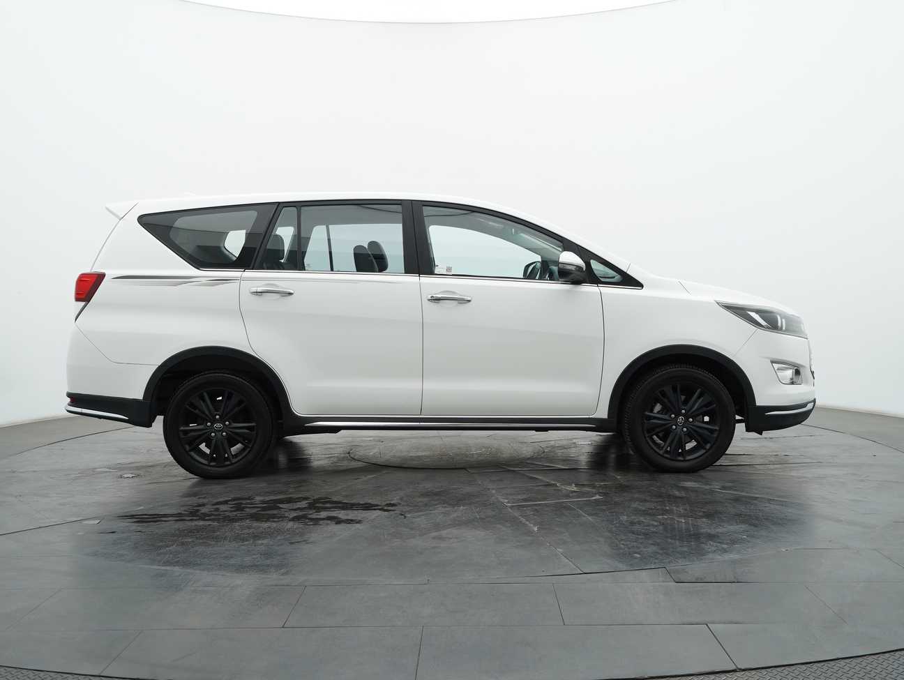 used 2018 Toyota Innova X 2.0