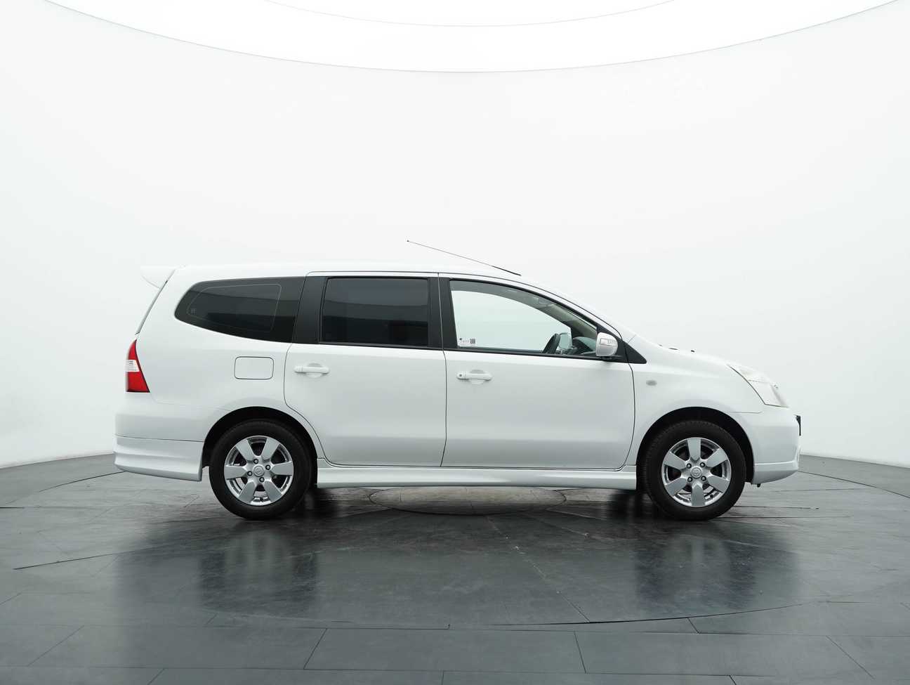 used 2012 Nissan Grand Livina ST-L Comfort 1.6