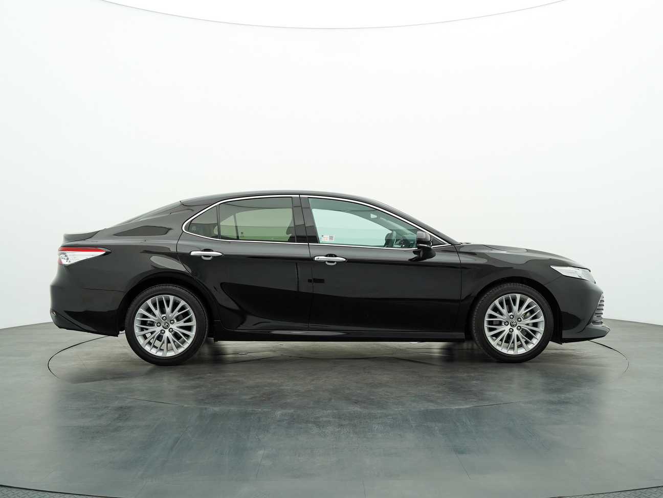 used 2020 Toyota Camry V 2.5