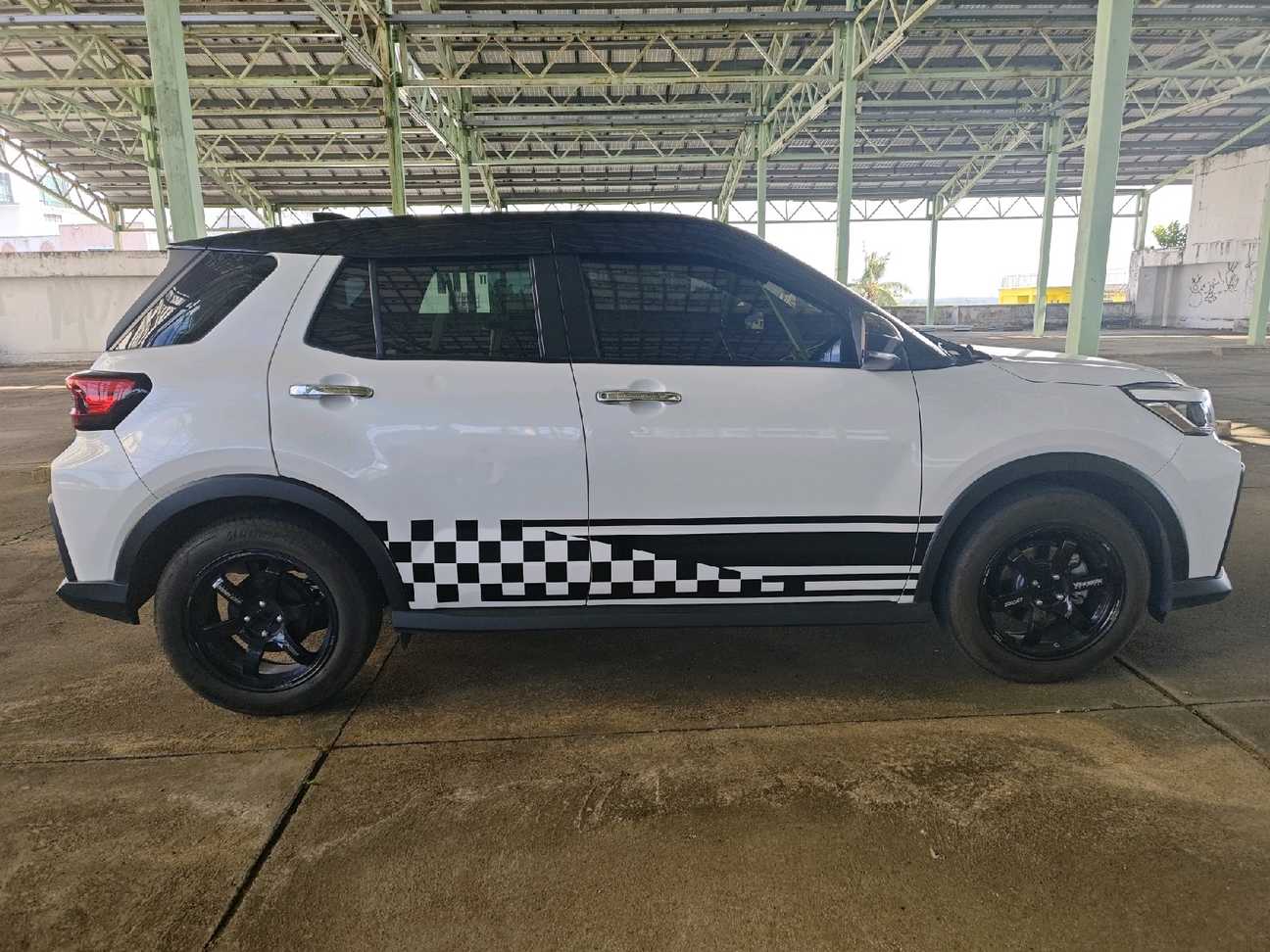 terpakai 2022 Perodua Ativa AV (2 Tone Special Metallic) 1.0