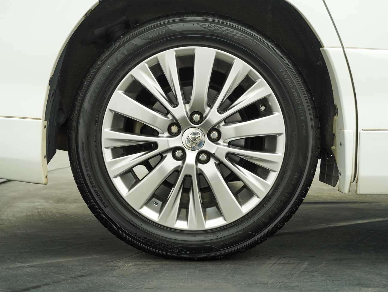 used 2013 Toyota Vellfire Z Golden Eyes 2.4