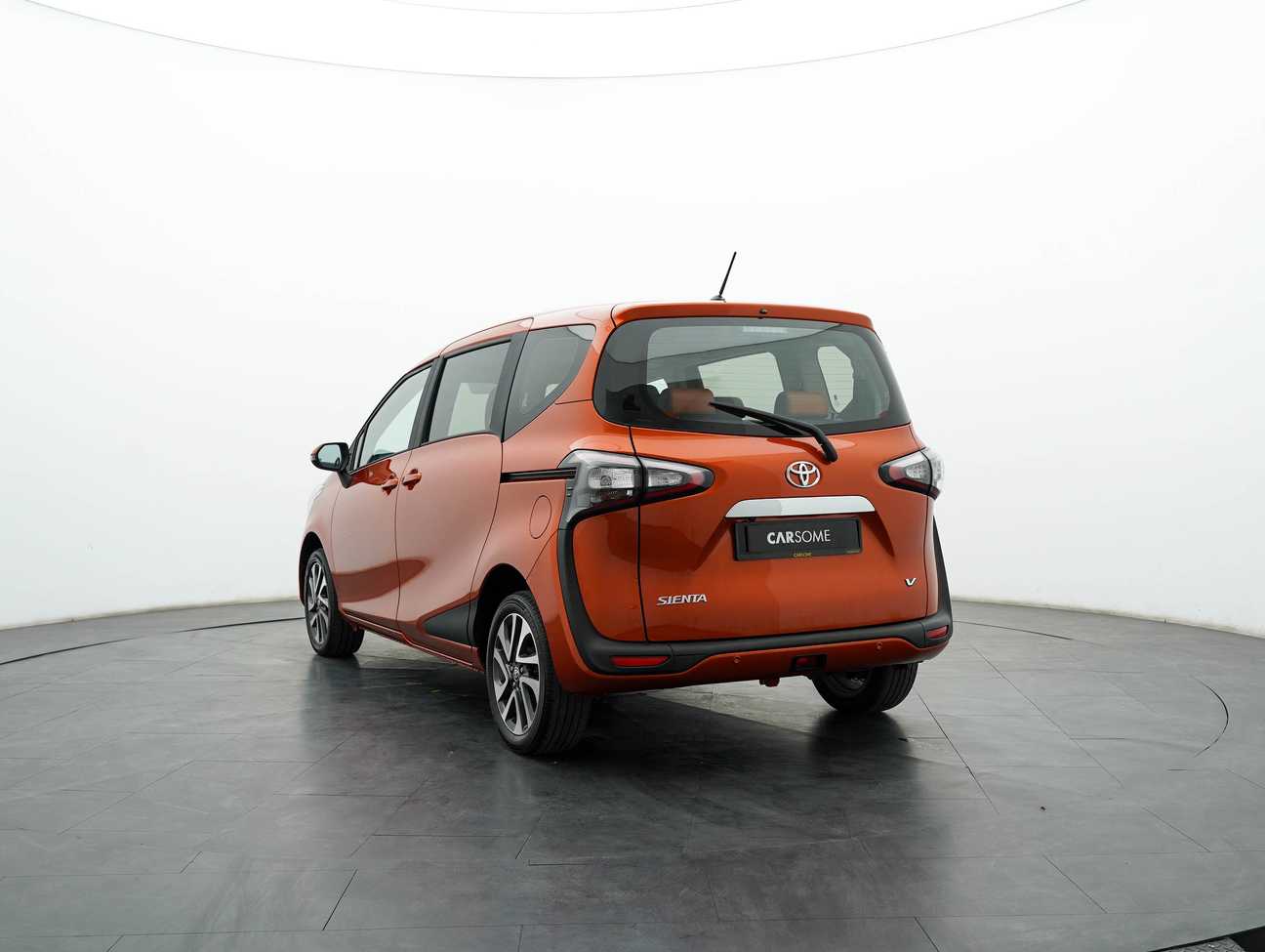used 2018 Toyota Sienta V 1.5