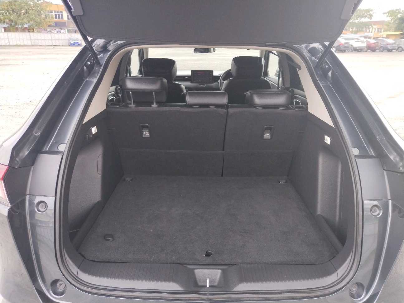 used 2025 Honda HR-V V 1.5