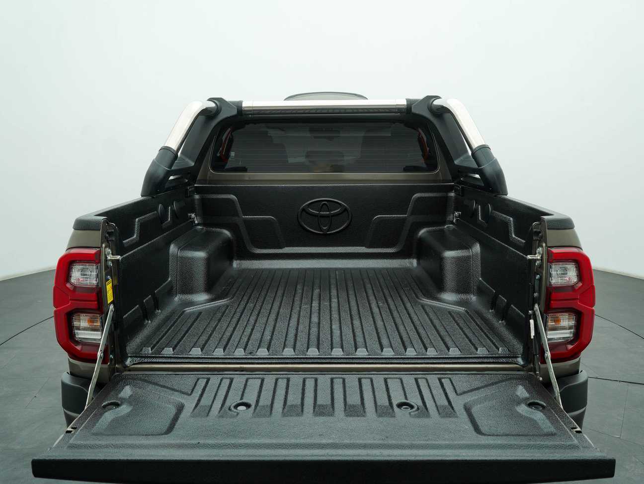 terpakai 2022 Toyota Hilux Rogue Dual Cab 2.8