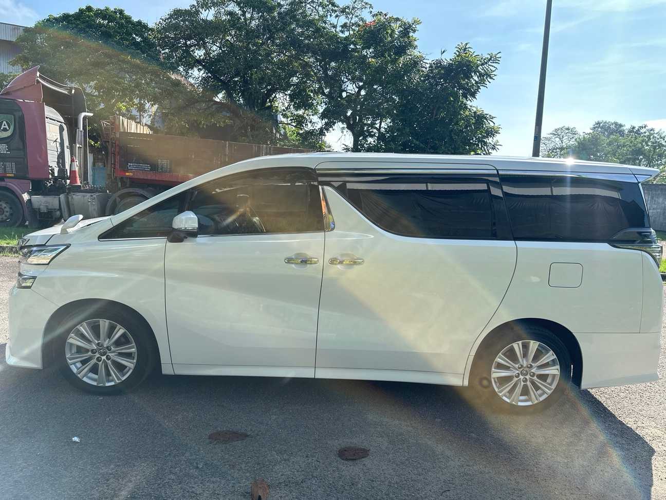 terpakai 2017 Toyota Vellfire Z 2.5