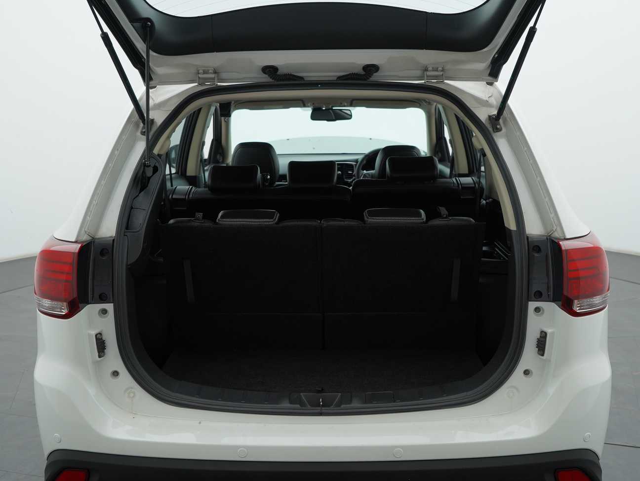 used 2016 Mitsubishi Outlander  2.4