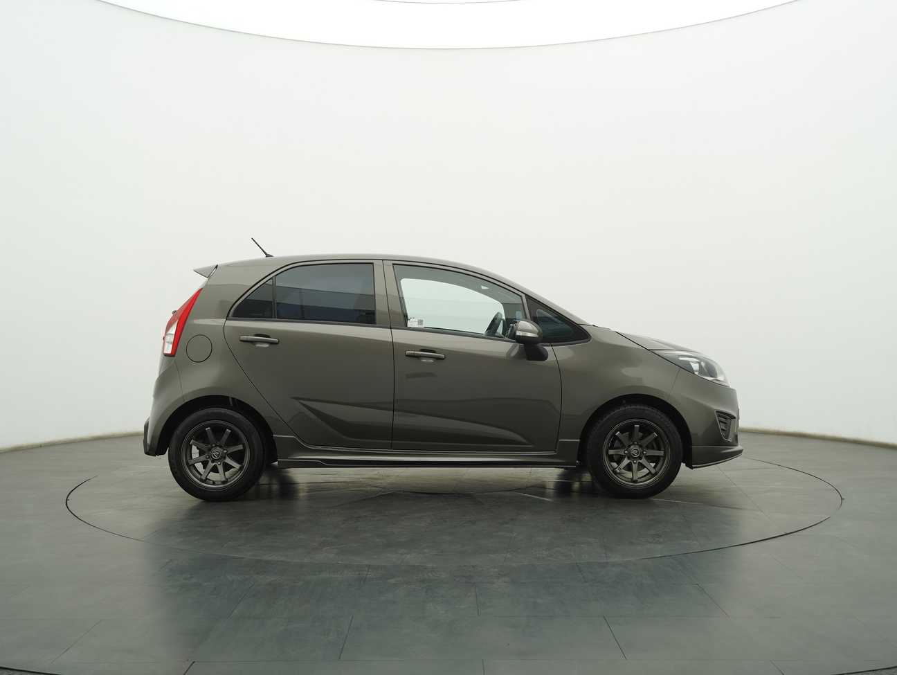 used 2015 Proton Iriz Standard 1.3