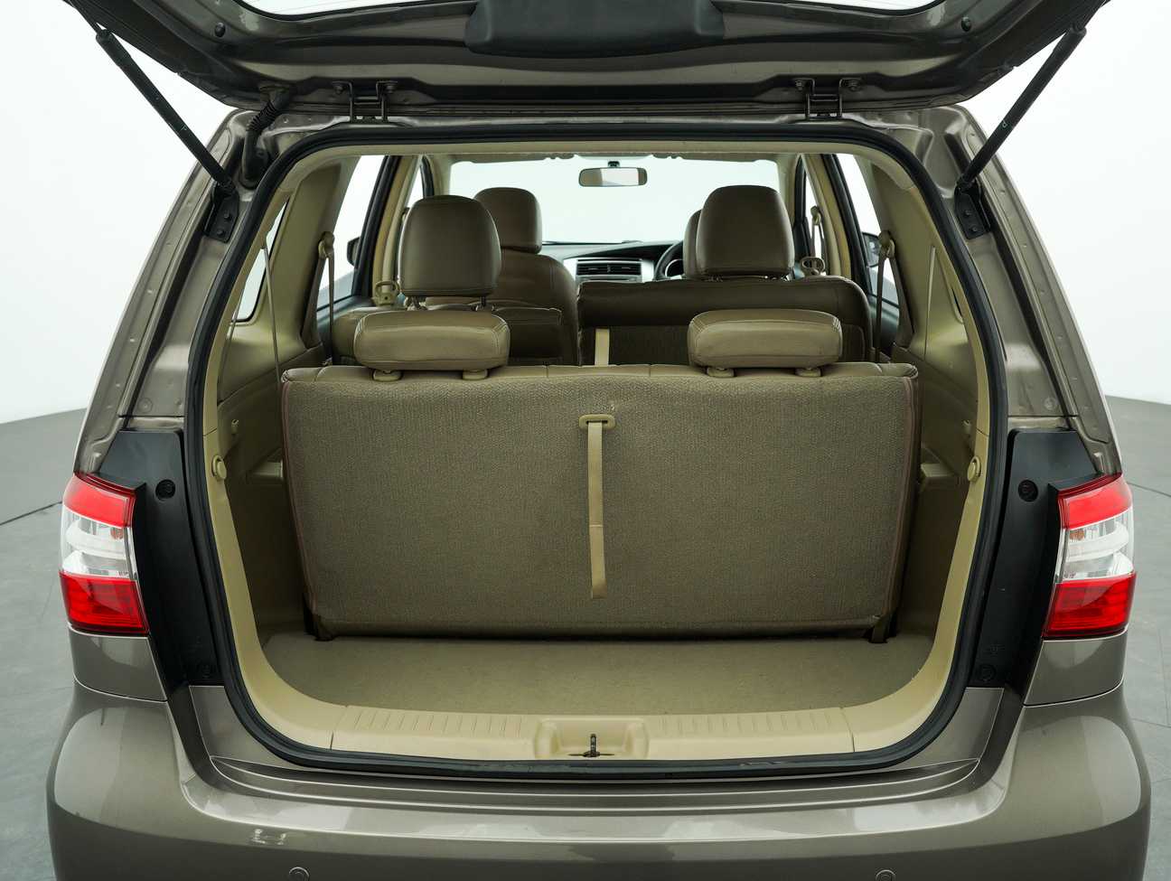 used 2014 Nissan Grand Livina Comfort 1.6