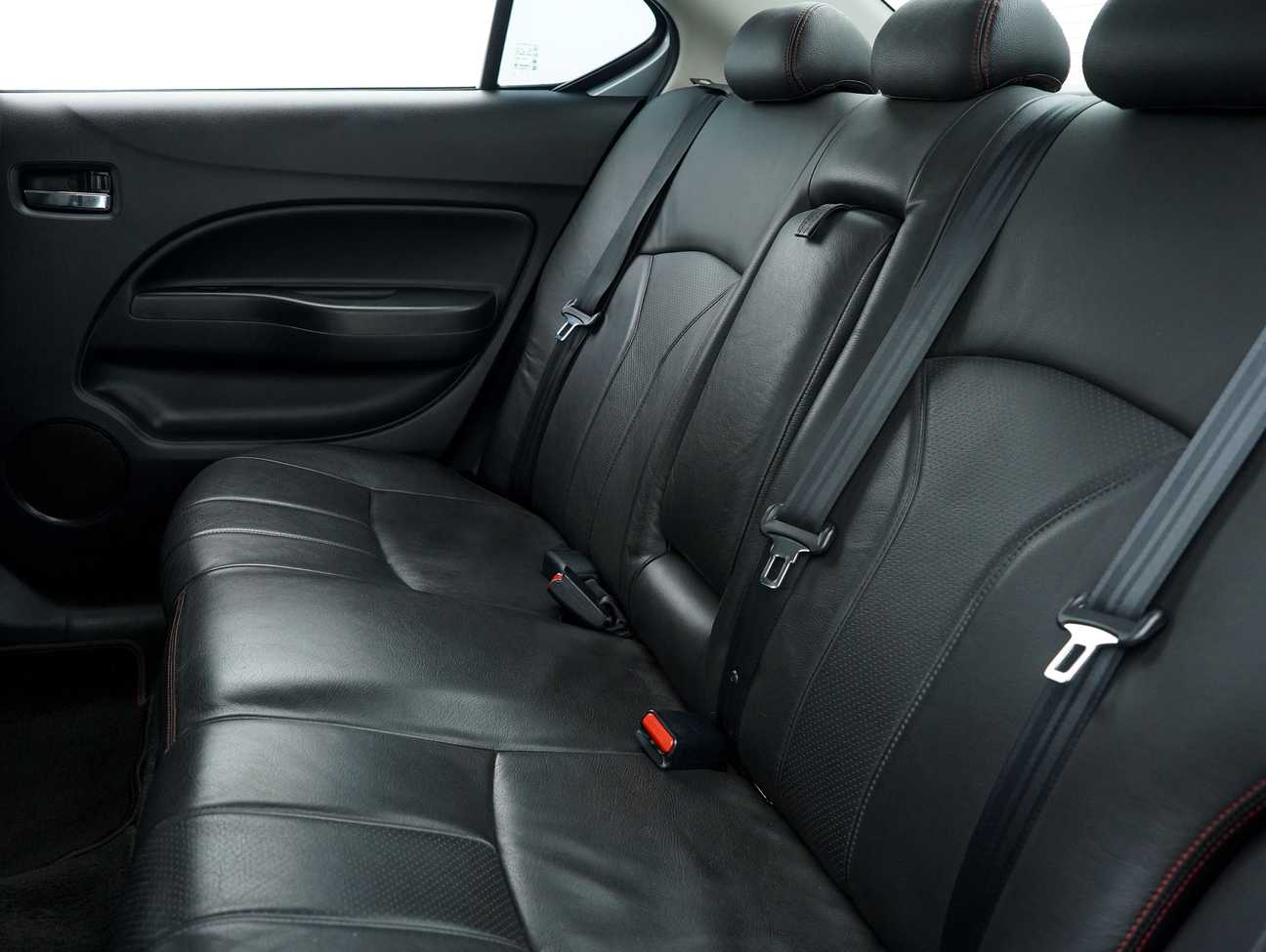 terpakai 2013 Mitsubishi Attrage SE 1.2