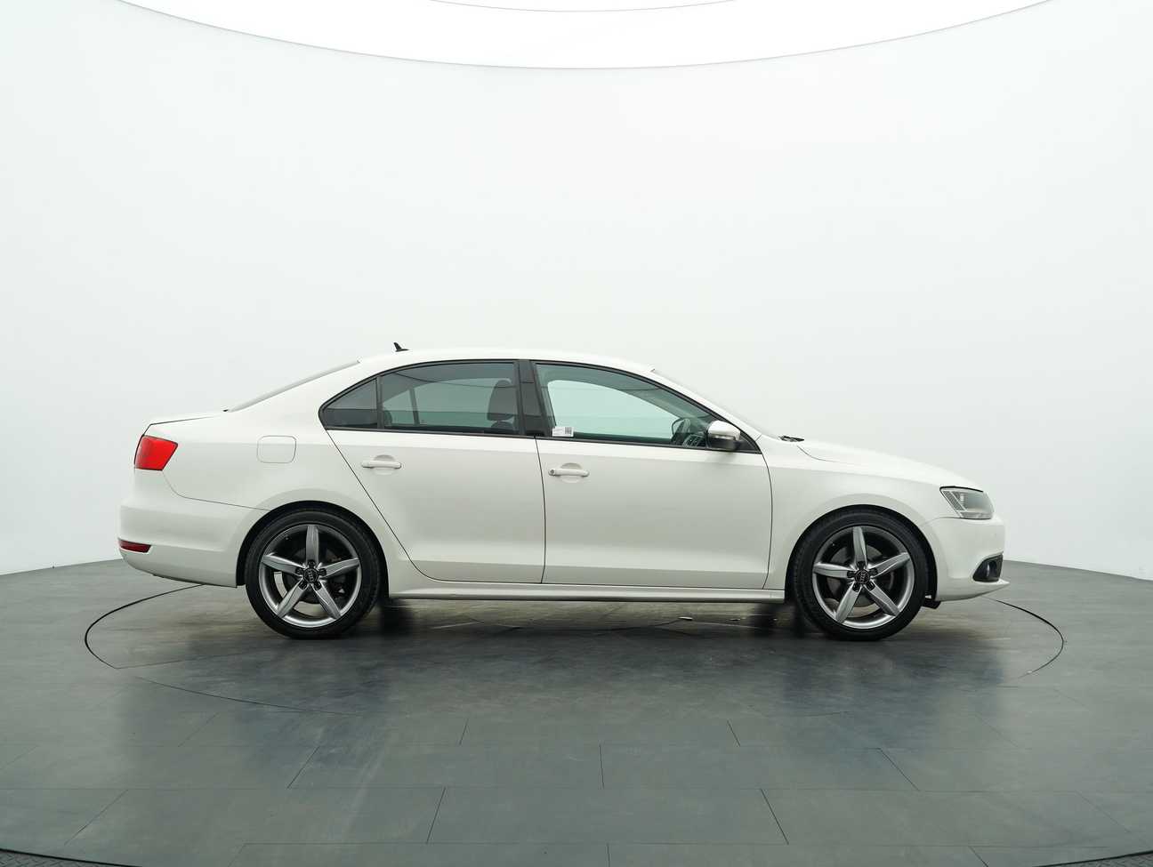 terpakai 2011 Volkswagen Jetta TSI 1.4