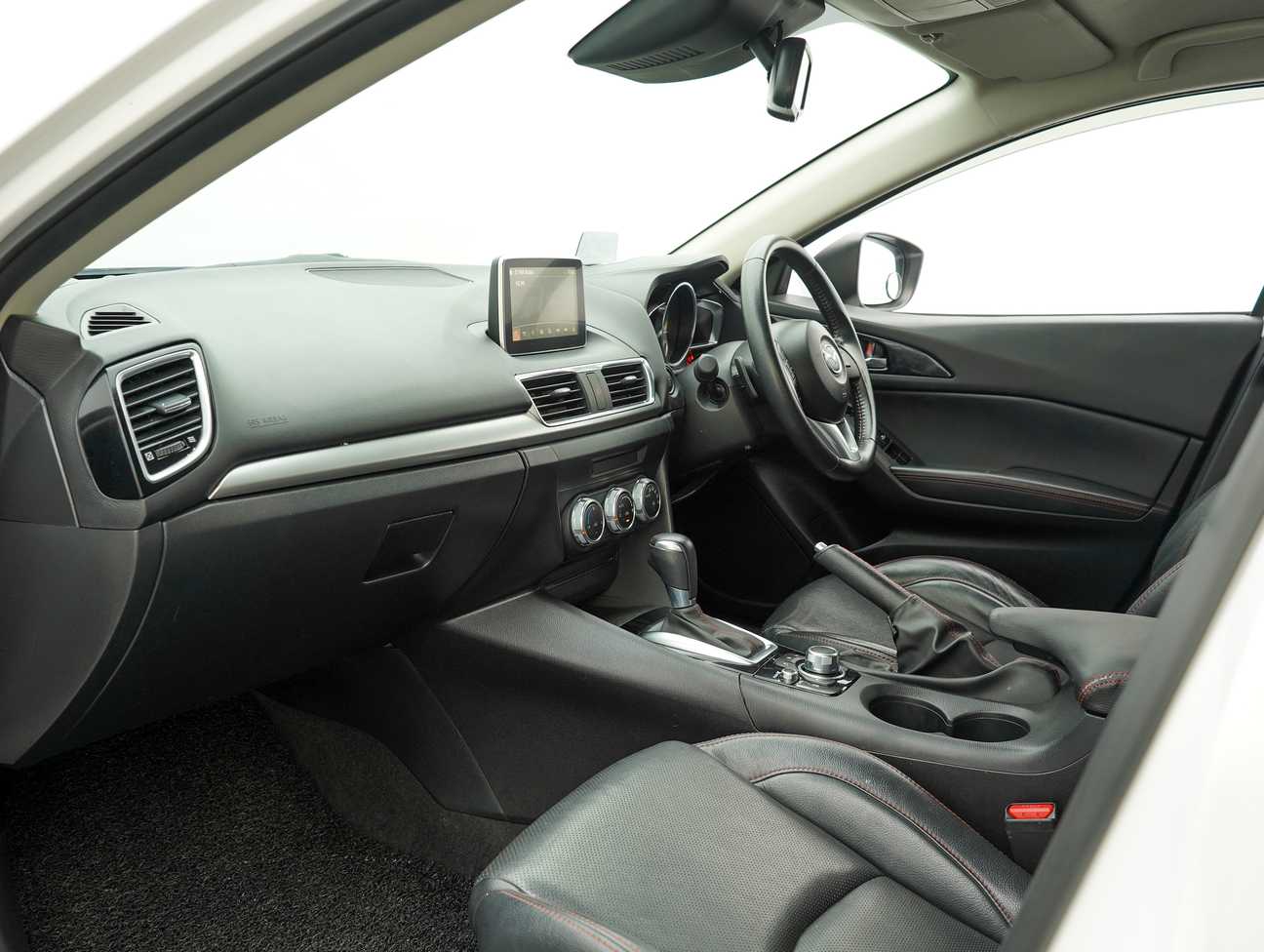 terpakai 2017 Mazda 3 SKYACTIV-G High 2.0