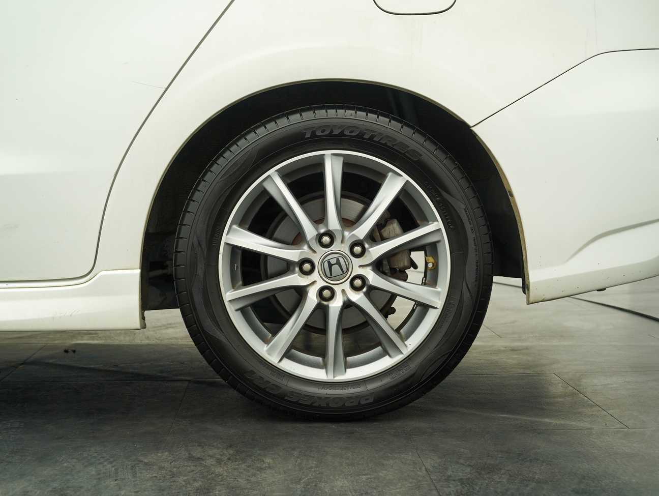 used 2013 Honda Stream RSZ 1.8