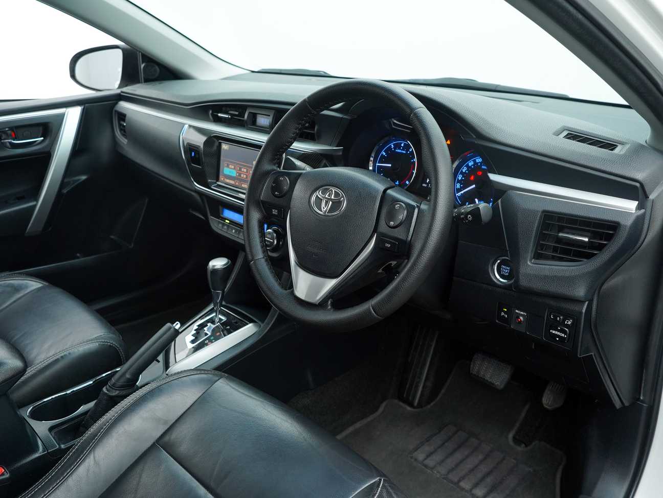 used 2014 Toyota Corolla Altis V 2.0