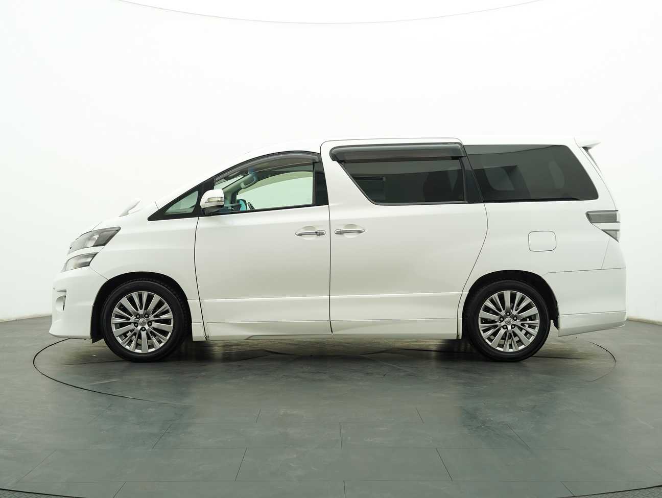 used 2013 Toyota Vellfire Z Golden Eyes 2.4