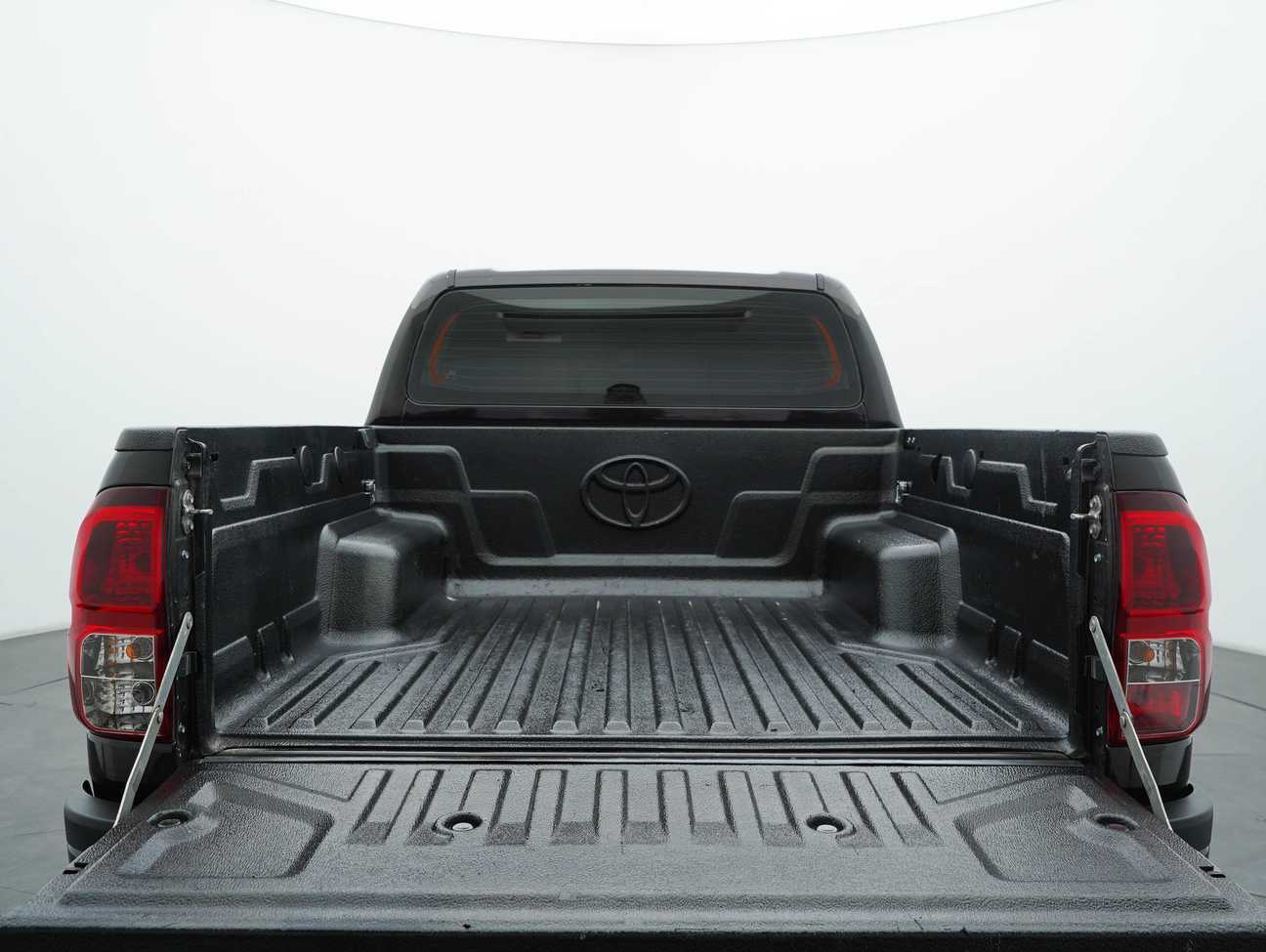 terpakai 2021 Toyota Hilux E Dual Cab 2.4