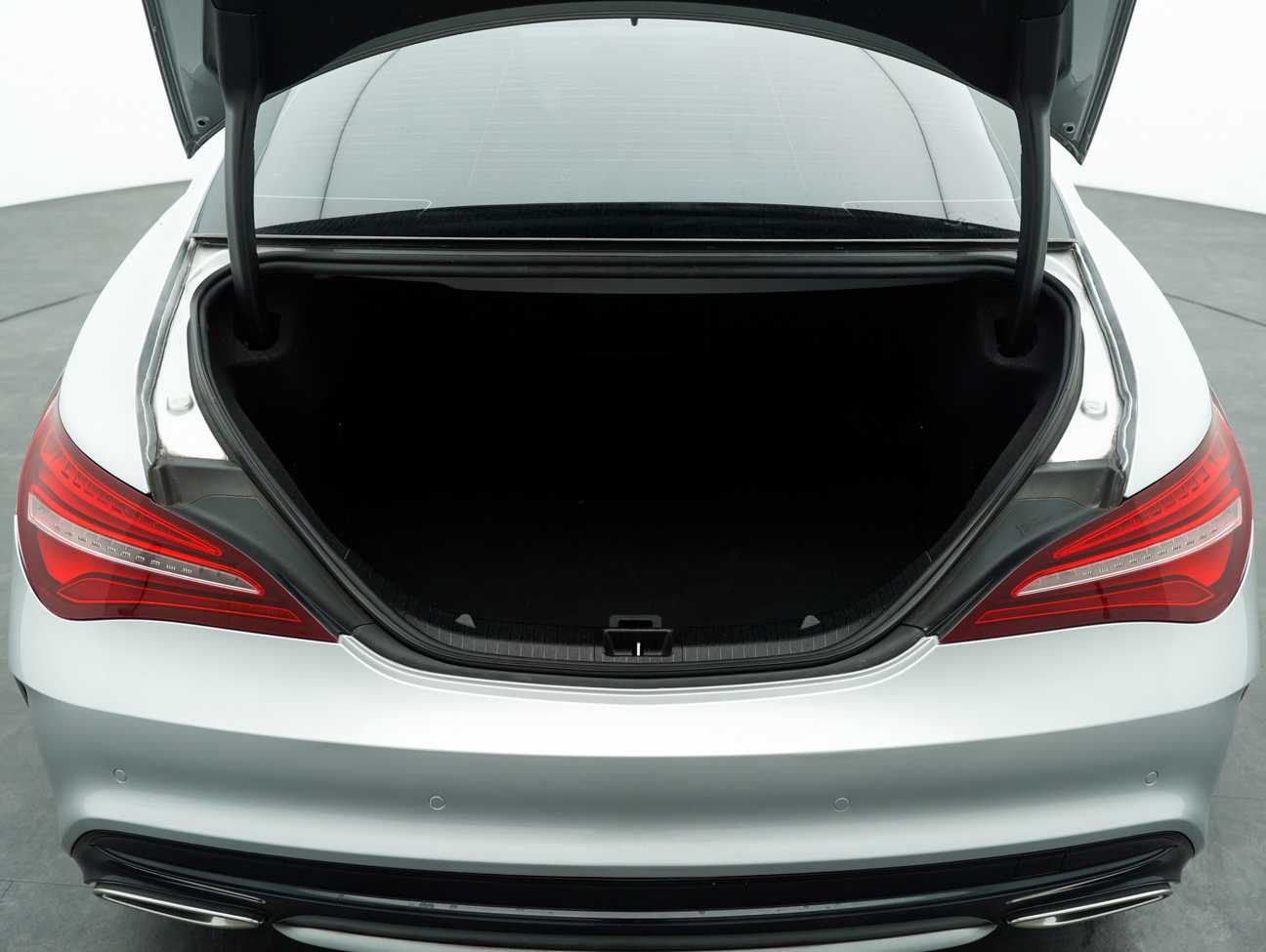 terpakai 2018 Mercedes-Benz CLA200 AMG Line 1.6