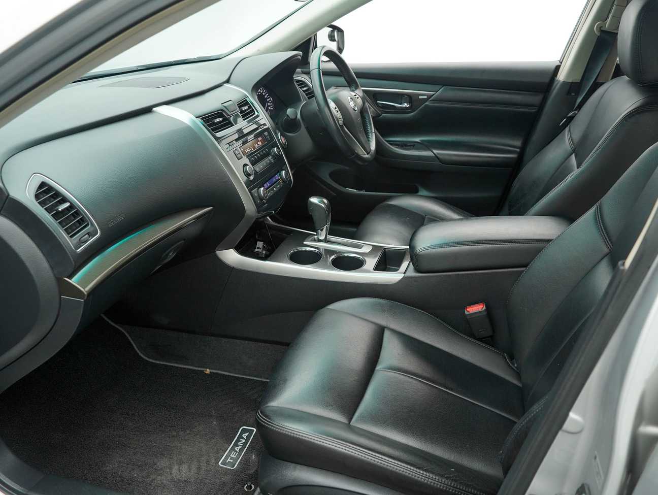 used 2015 Nissan TEANA XE 2.0