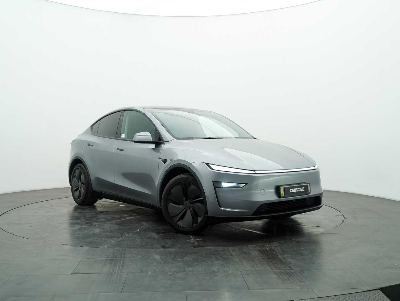 used 2025 Tesla Model Y Standard Range 