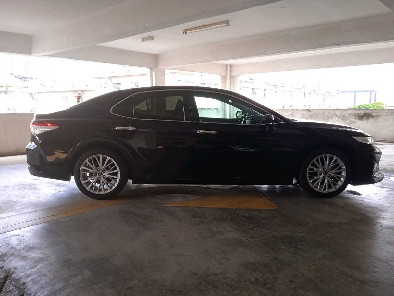 used 2019 Toyota Camry V 2.5